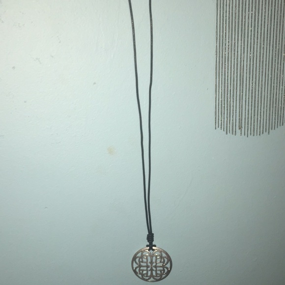 Round necklace - Picture 2 of 2